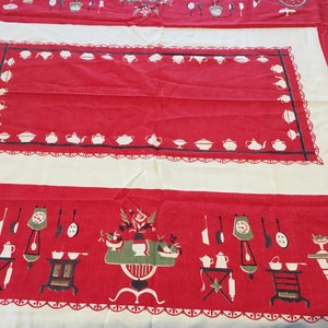 Mid Century Tablecloth - Red - White - Homestead - Colonial - Farmhouse - Kitsch - Forties - Fifties - Sixties - Vintage Linens - I1