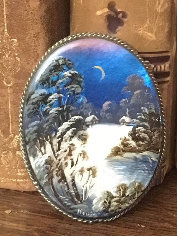 Russian Fedoskino Brooch - Lacquer - Hand Painted