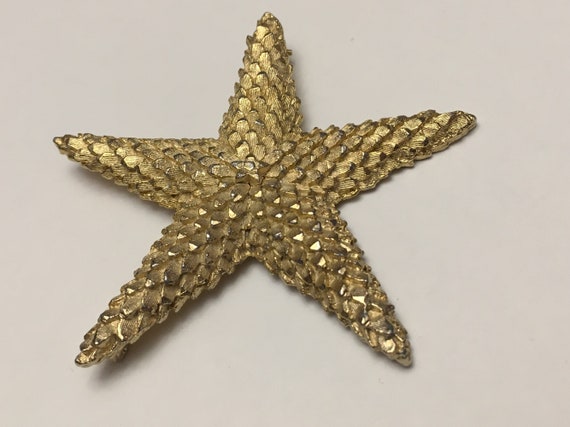 Starfish Brooch - Large - Gold Toned - Textured -… - image 5