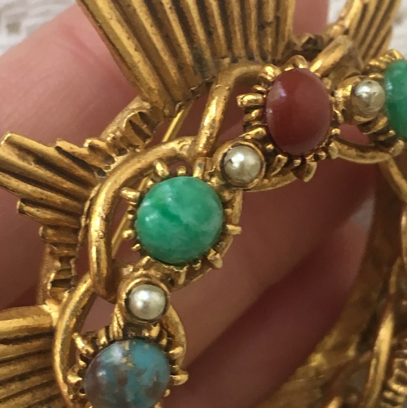 Stylized Vintage Round Gold Tone Faux Pearls Maltese Cross Florenza Maltese Brooch Stones Wreath