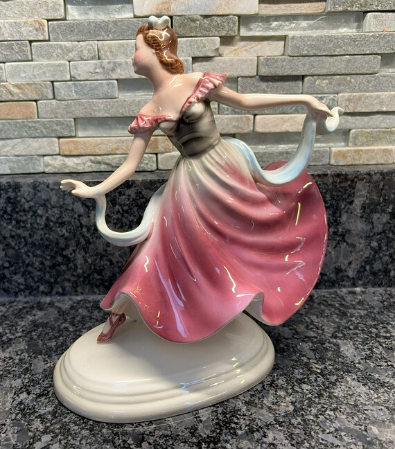 Wien Dakon Dancer - Keramos - Austria - Porcelain Figurine