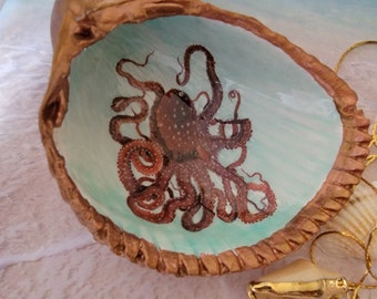 Decoupaged Estate Antique Seashell Trinket Dish Bath Decor Brown Octopus