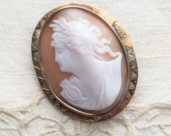 Estate Cameo