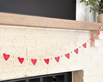 Wooden Heart Garland Valentines Day Decor, Valentine’s Day Fireplace Mantle Garland Decor, Valentines Day Red Wood Heart Garland