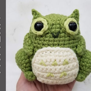 Hoobit the Owl Toad PATTERN - frog crochet pattern - amigurumi crochet instructions