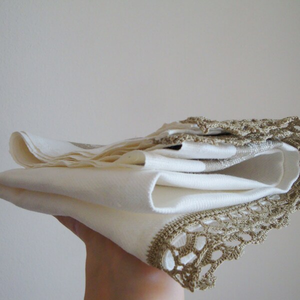 Kitchen towel made of vintage linen fabric with crocheted lace edge.