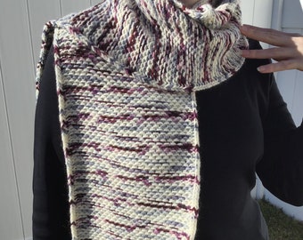 Crème framboise - écharpe en tricot faite main, unique en son genre