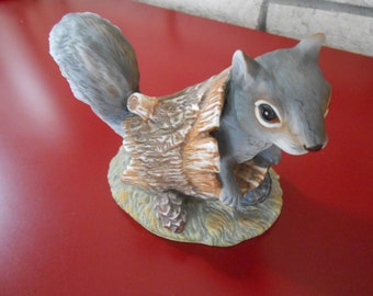 Mexico NO BOX Homco Squirrel in Hollow Log
