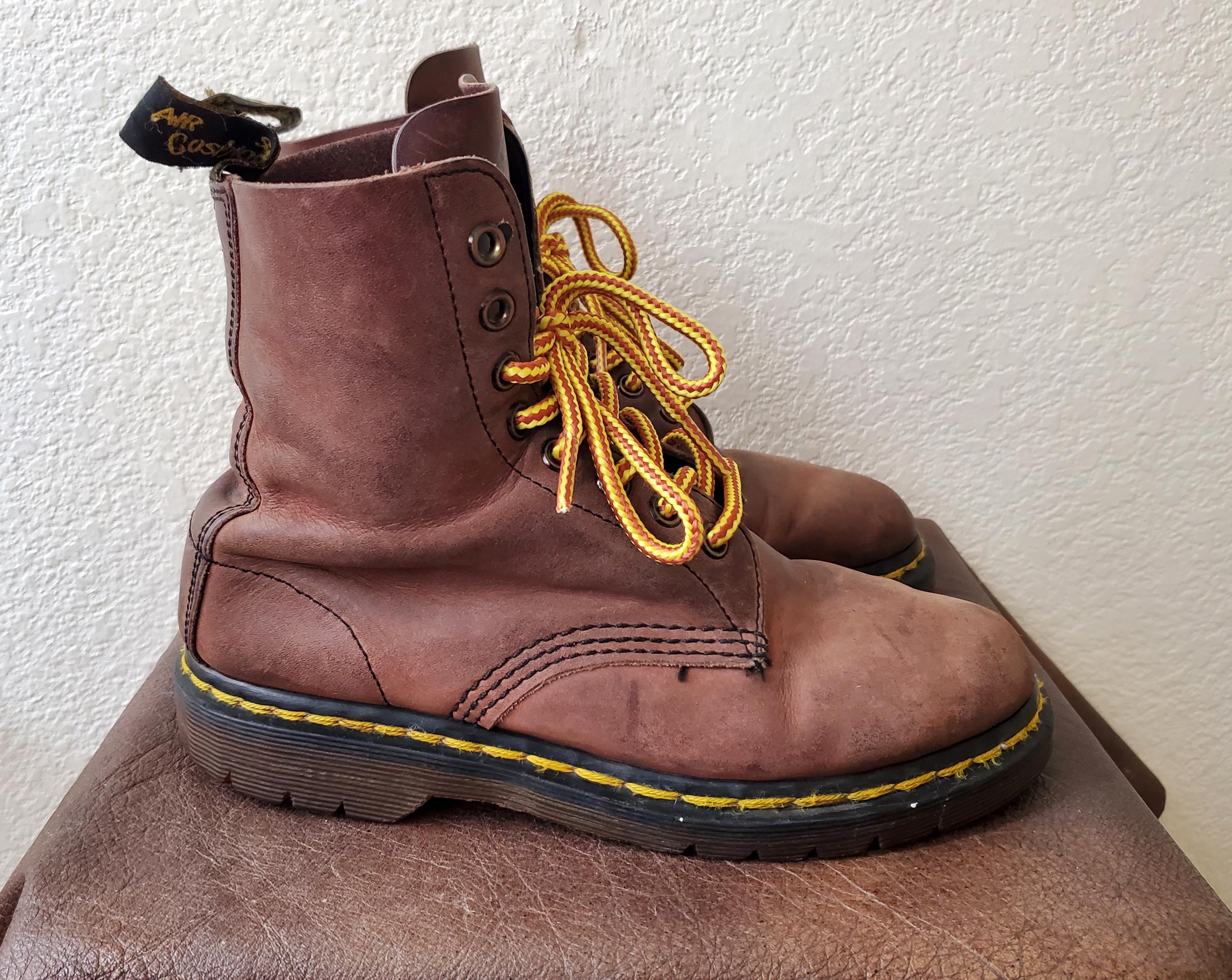 Vintage Doc Martens Brown Dr. Martens Boots Made in England  display picture 1