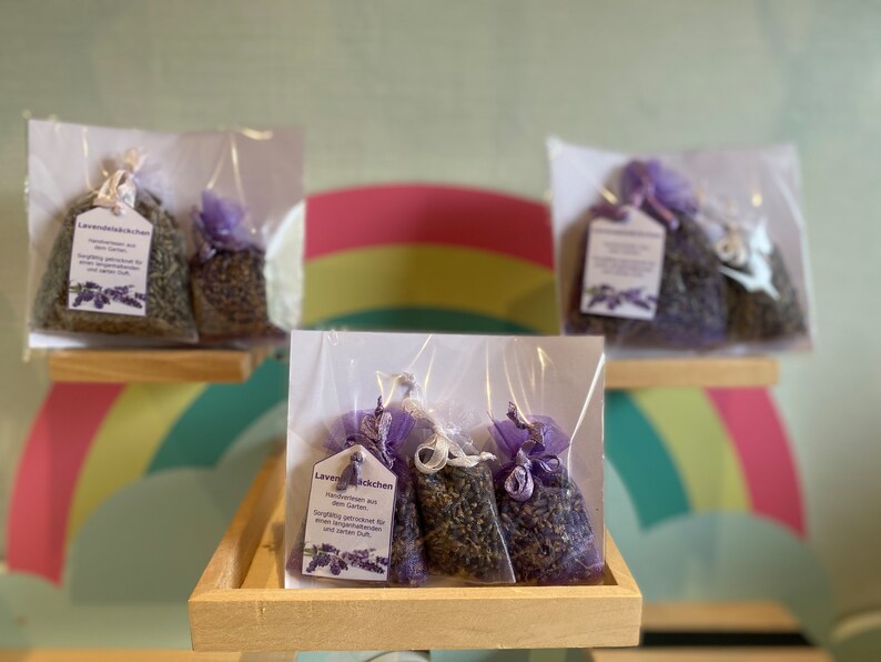 3x kleine Bio-Lavendelsäckchen in Organzabeuteln, handgefertigt Geschenk in den Farben Weiß und lila / Lavendel Bild 3