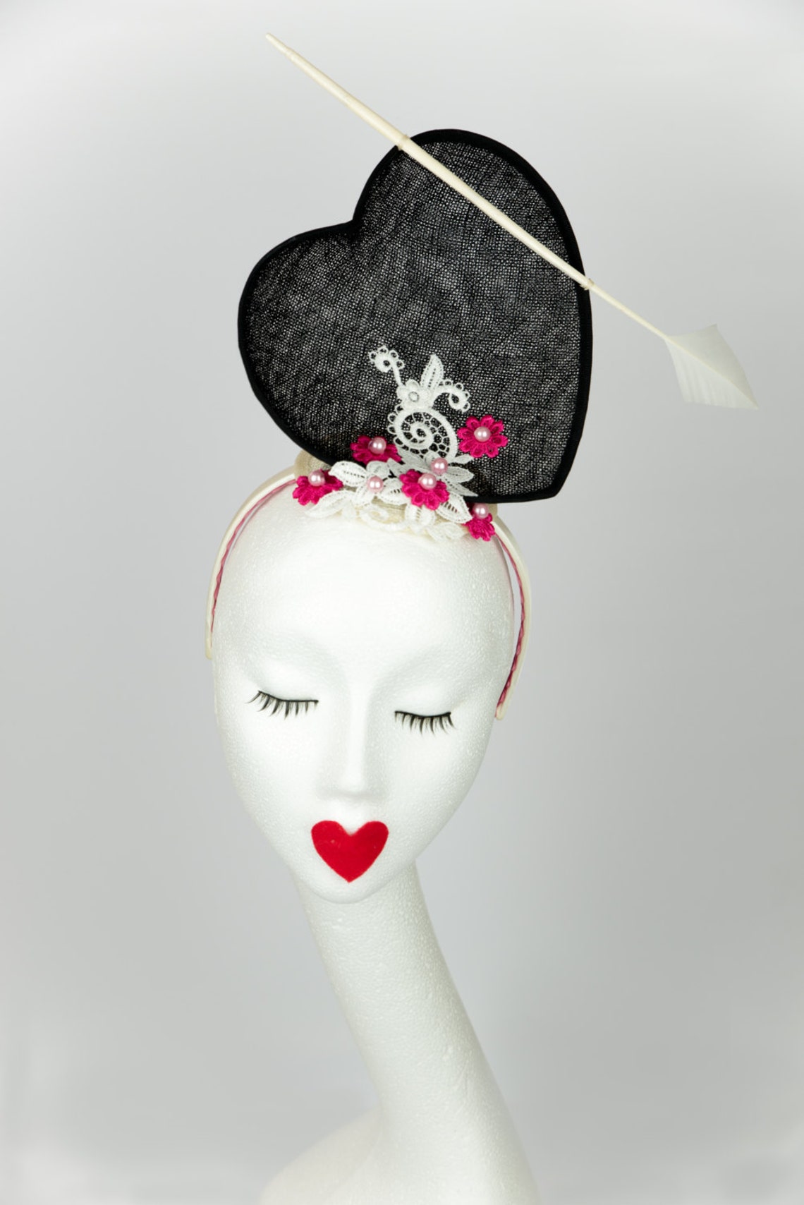Ruthie Fascinator & Matching Bag Black Sinamay Cream Arrow Quille Cream
