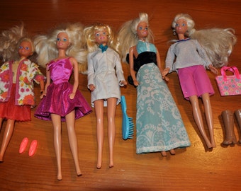 5 Vintage Mattel Fashion Dolls Lot Of 4 Barbies and 1 Skipper Doll
