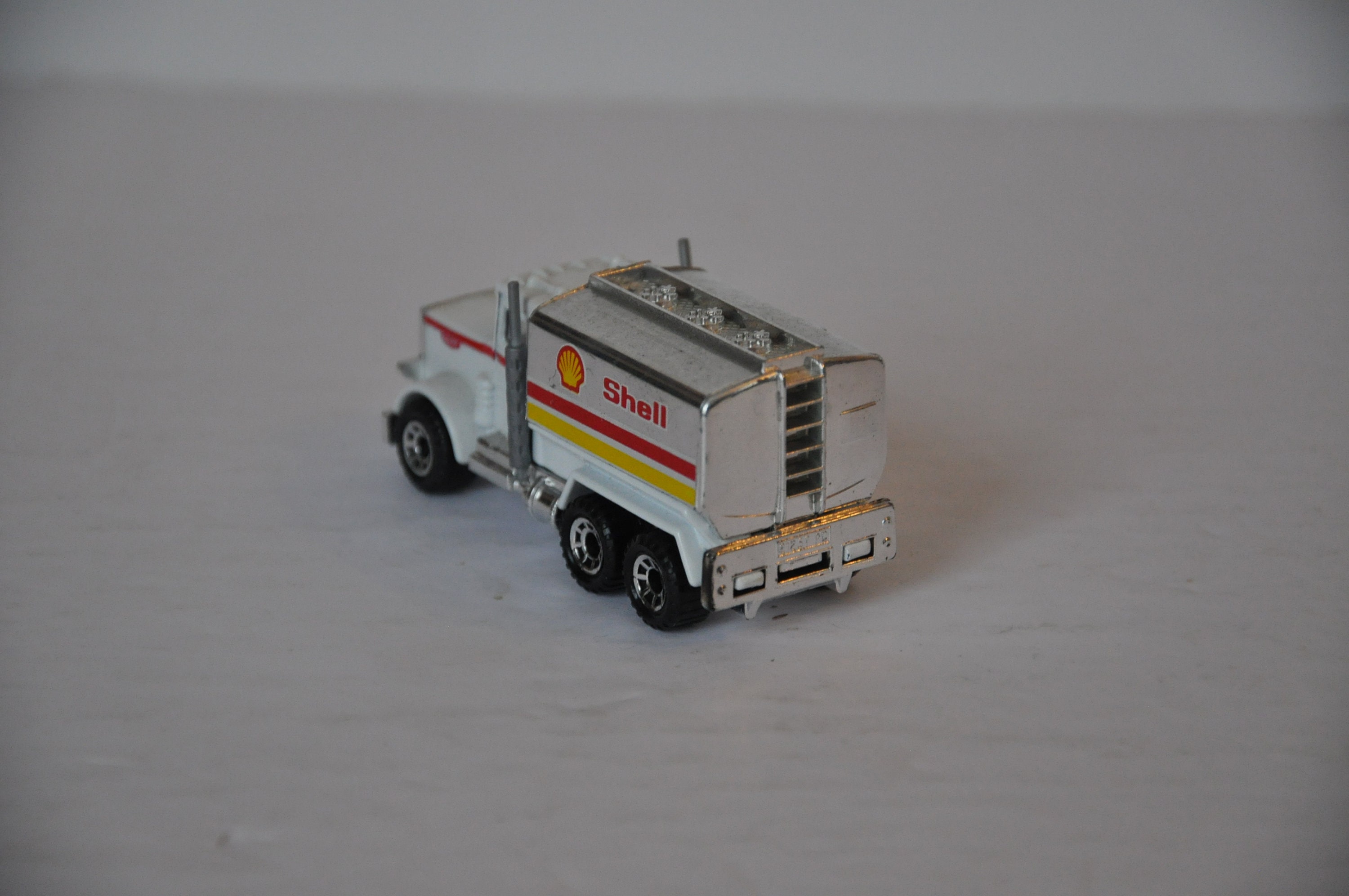 Matchbox peterbilt 1981 shell on sale