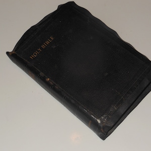 Antike Bibel Vintage Lederbuch mit roten Text Block Kanten