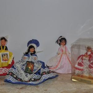 Souvenir de poupée d'art folklorique belge Gille de Binche vintage - France Souvenir de poupée d'art folklorique belge Gille de Binche vintage - France