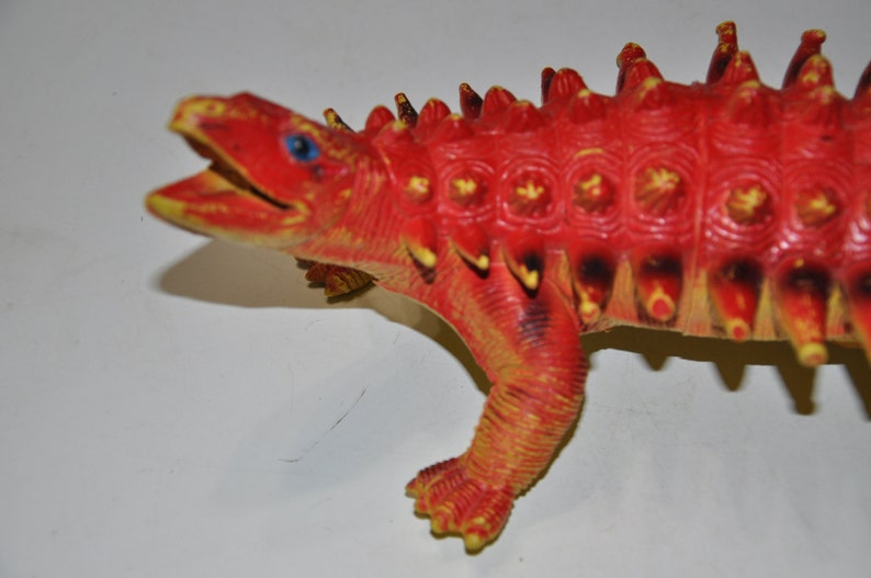 large ankylosaurus
