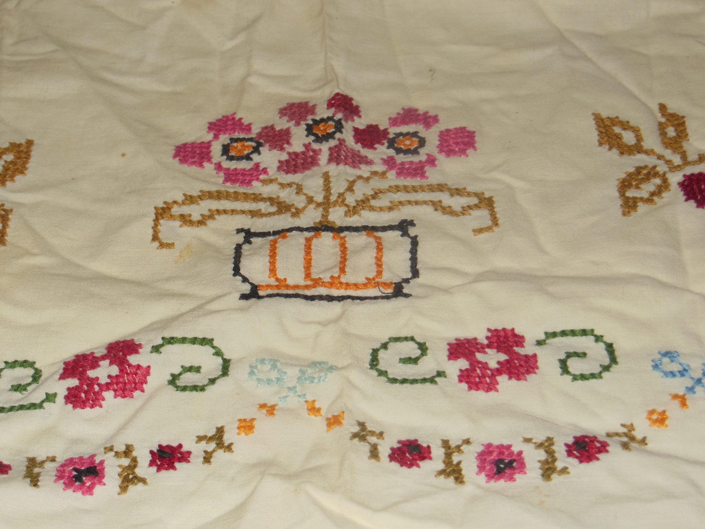 RARE ANCIEN TABLIER noir en satin & broderie fin XXème Folklore Breton