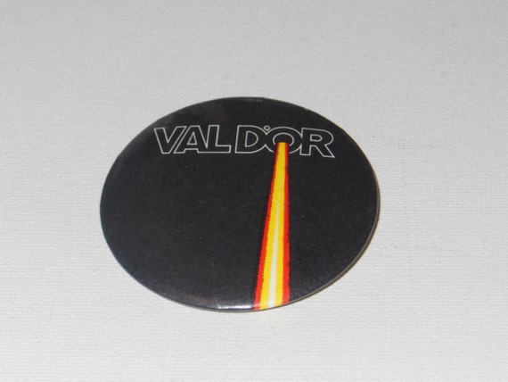 Vintage Val D'or French Quebec Pinback Button 70s… - image 1