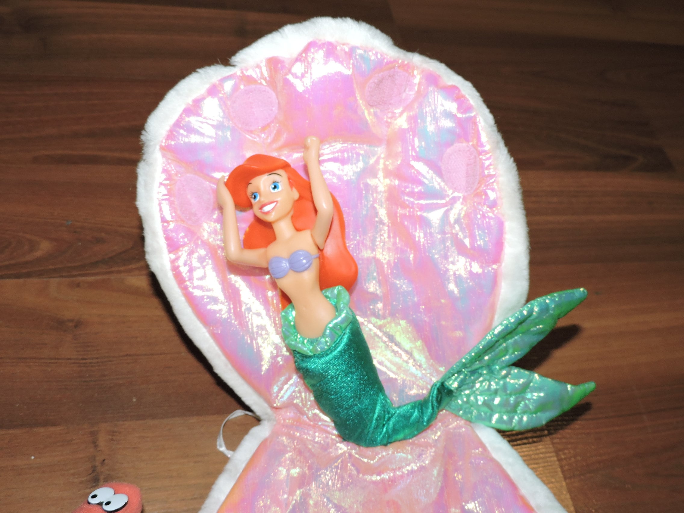 Vintage the Little Mermaid Clam Shell ,ariel and Sebastian Disney ...