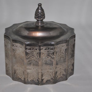 Vintage  Container Jewellery / Trinket Box