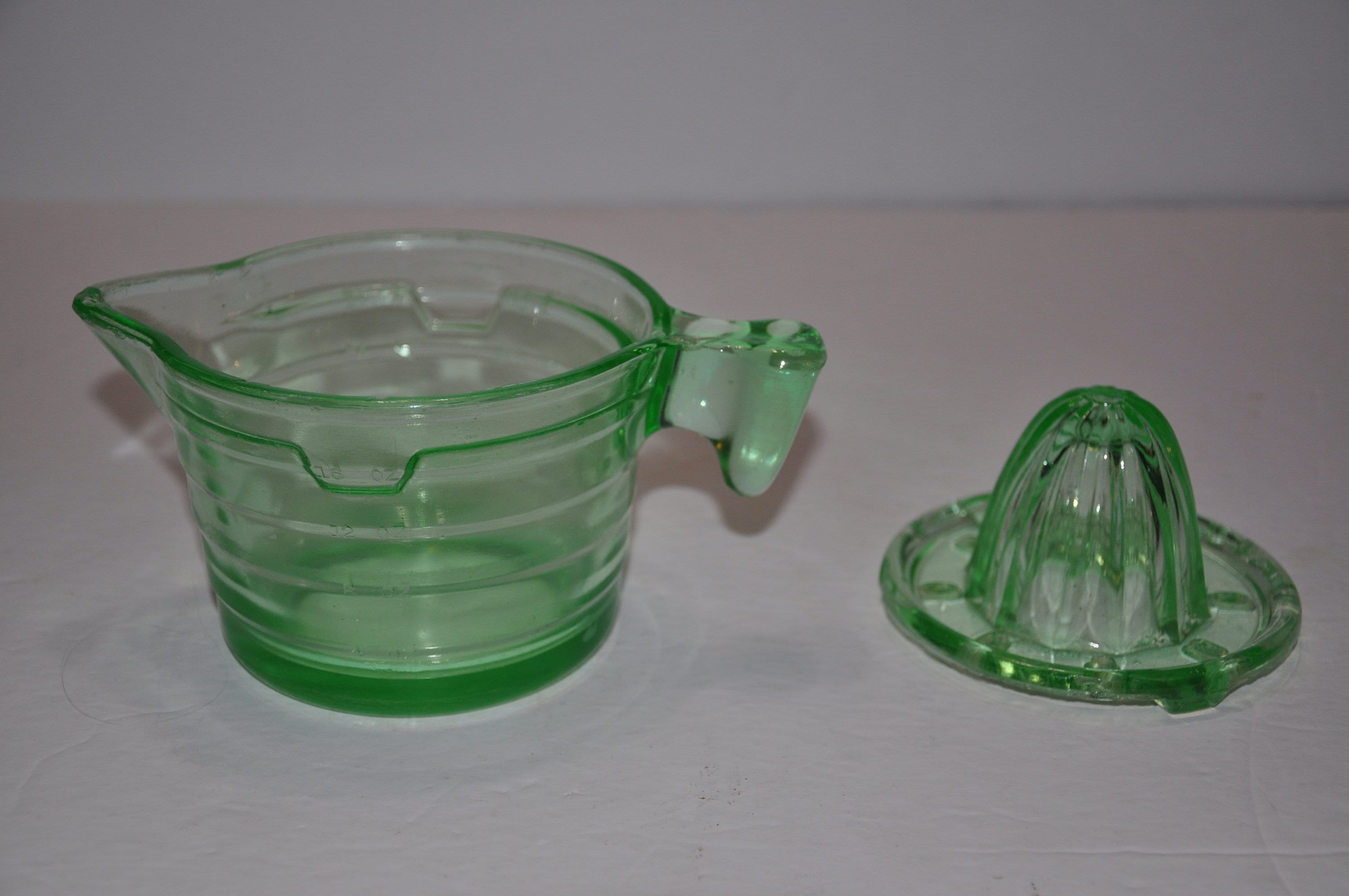 Bundt® Measuring Cups, Sea Glass - Nordic Ware