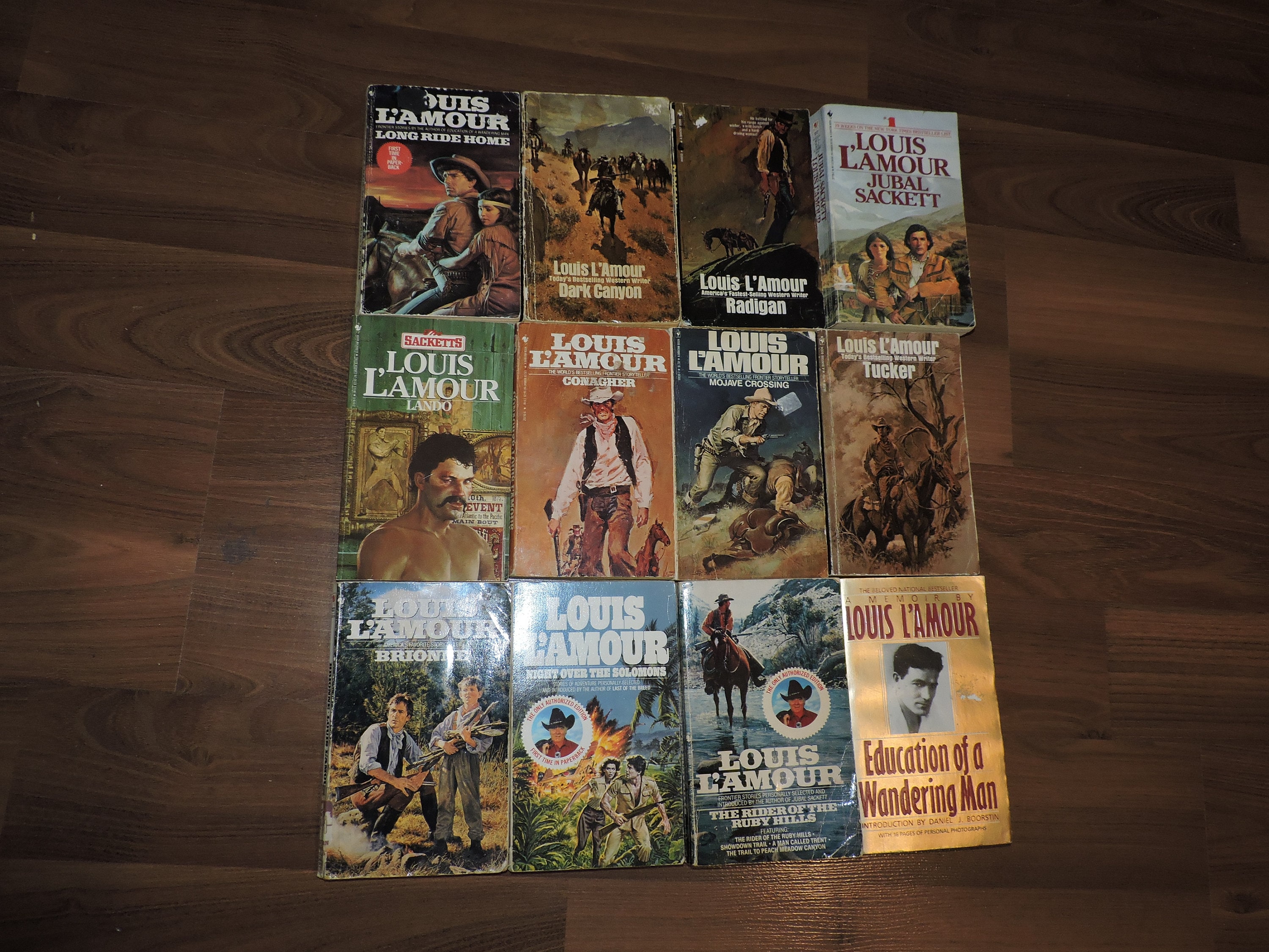 Louis Lamour The Sacketts paperback books lot of 16 westerns
