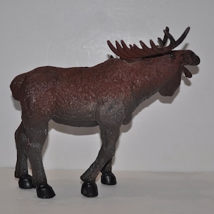 Moose Hard Plastic Figure Toy 7&quot; x 8&#39;&#39;
