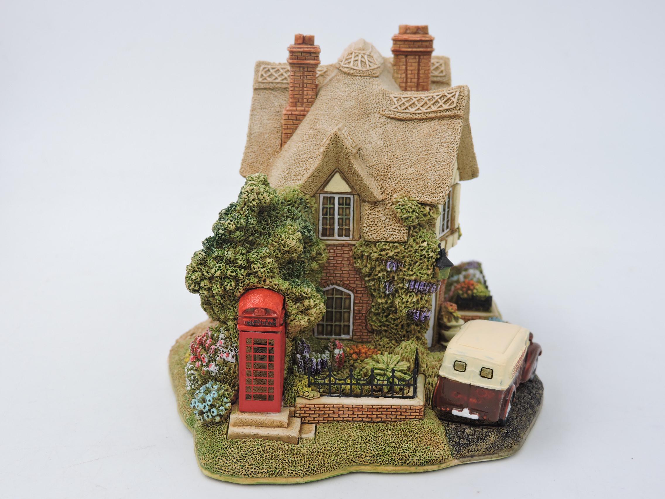Lilliput Lane 'the Chocolate Factory', Collector's Club, L2586