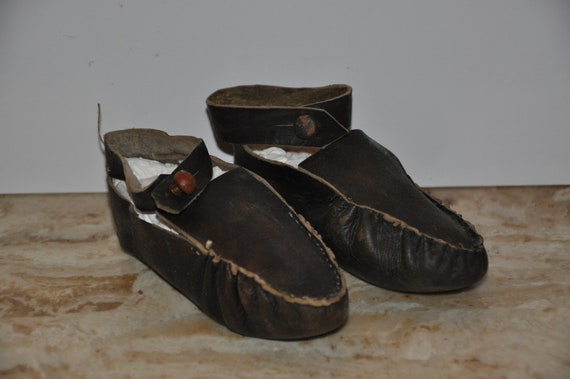 Vintage Leather Slippers / Shoes - Etsy display picture 1