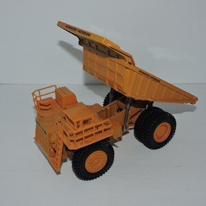 Komatsu Dump Truck Hd1200M Metal Model by Yonezawa Toys Diapet 1/50 Scale image 3