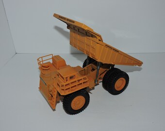 Komatsu Dump Truck Hd1200m Metal Model by Yonezawa Toys Diapet 1