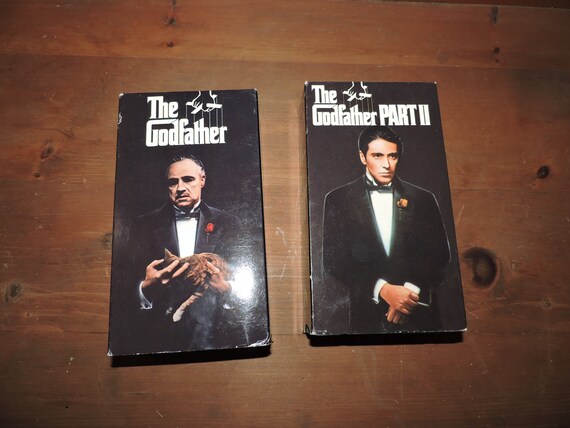 ゴッドファーザー Ⅰ、Ⅱ、Ⅲ VHSテープ 3巻セット お売りします。