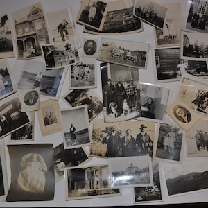 Photos Lot Of Vintage Black-And-White Photographs