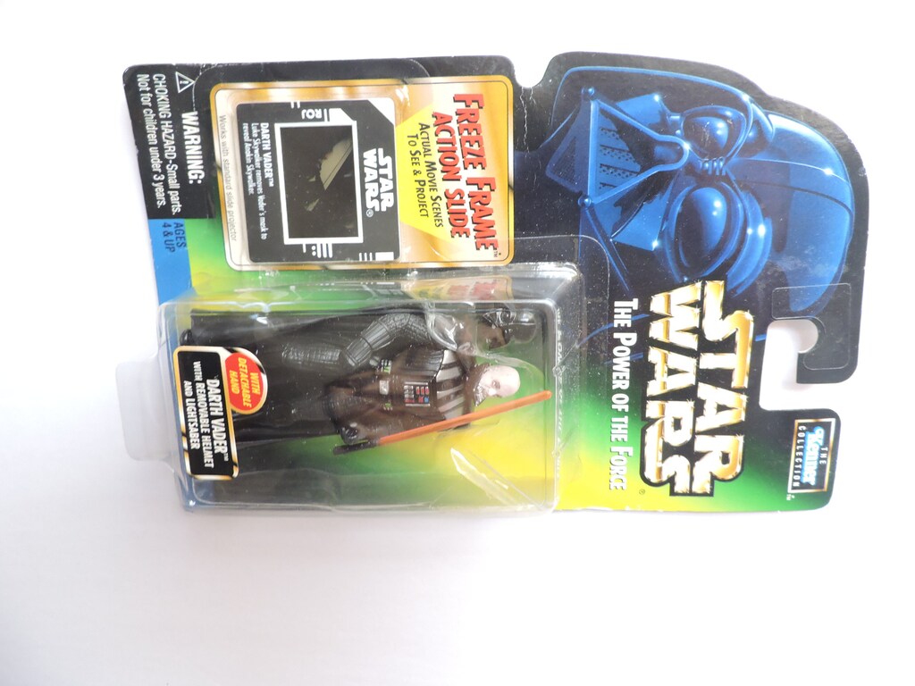 Star Wars: Action Figure Darth Vader 9,5 Cm - Power Of The Force Green Card - Con Spada Laser E Mantello