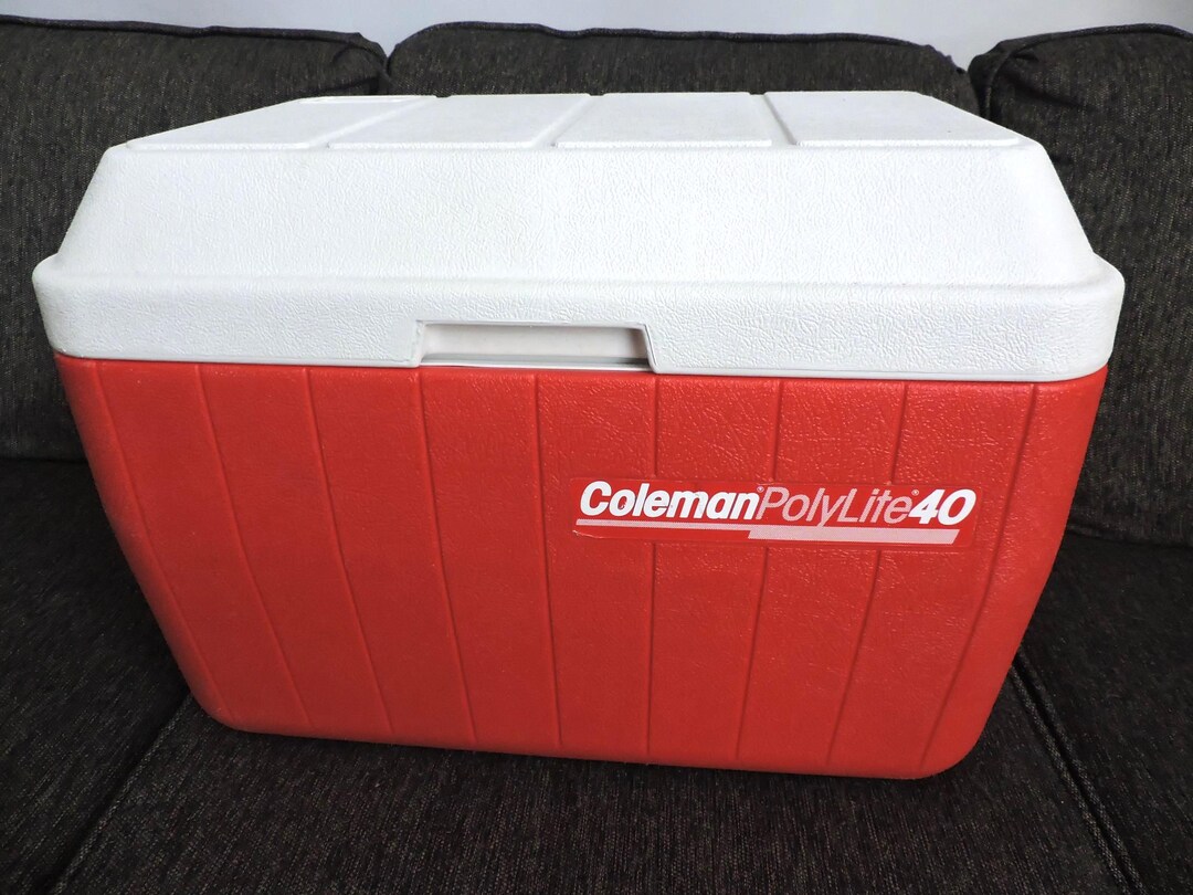 Vintage 1990 Coleman Polylite 40 Quart Red Snap Latch Domed Lid