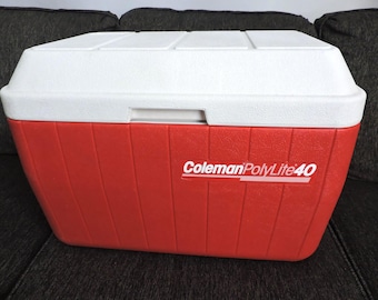 Vintage 1990 Coleman Polylite 40 Quart Red Snap Latch Domed Lid