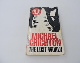 The Lost World Jurassic Park Sci-Fi Paperback Book by Michael Crichton 1996 1st Printing