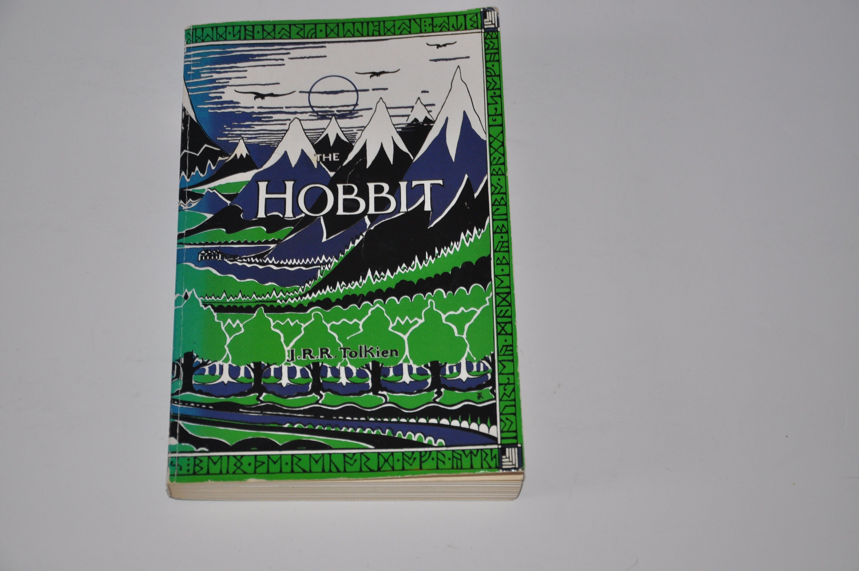 J.R.R トールキンHOBBIT⭐︎レア　ホビット　本　レザーボンドシリーズ洋書 THE HOBBIT Tolkien ORIGINAL COLLECTOR'S EDITION ~ LEATHER HC