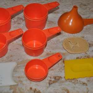 10 Vintage Tupperware