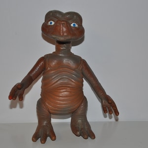 E.T. The Extra-Terrestrial LArge Posable Action Figure