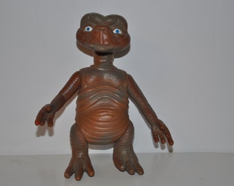 E.T. The Extra-Terrestrial LArge Posable Action Figure