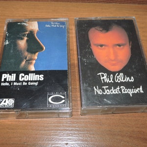以下が含まれることがあります： フィル・コリンズの2つのカセットテープ。最初のテープは「ハロー、アイ・マスト・ビー・ゴーイング！」、2番目のテープは「ノー・ジャケット・リクワイアード」。