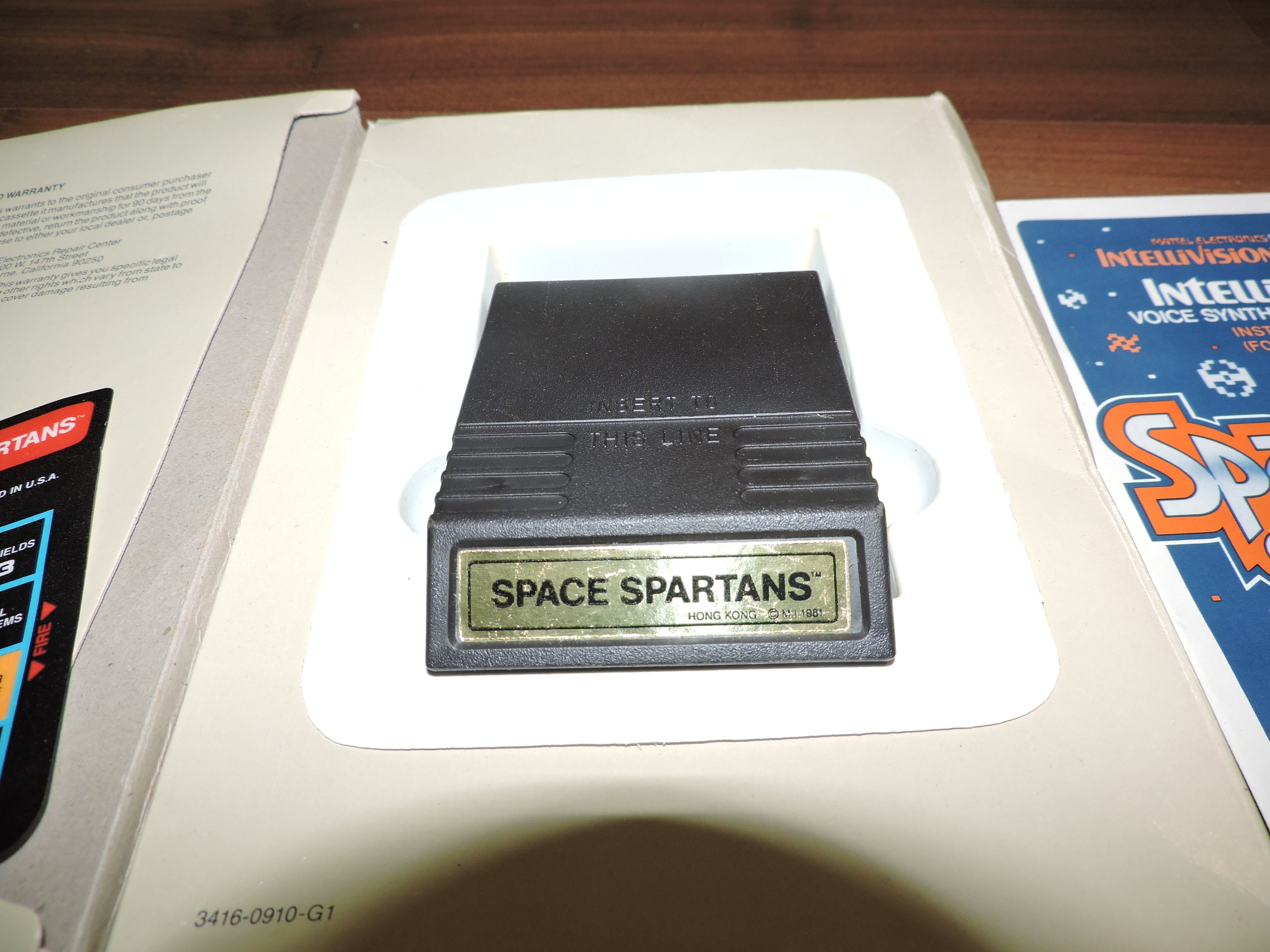 Komplette 1979 Space Spartans Intellivision Videospielpatrone mit Box ...
