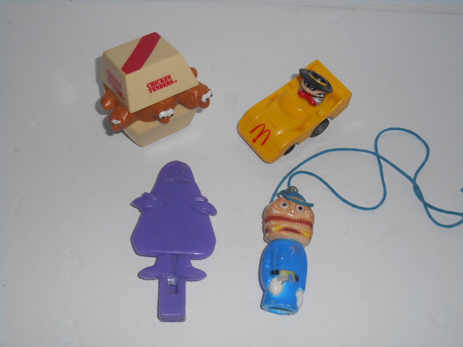 1980年代のヴィンテージ マクドナルド ハッピーミールのおもちゃセット