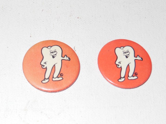 3 x Vintage Tooth Brushing Pinback Buttons 70s, 8… - image 2