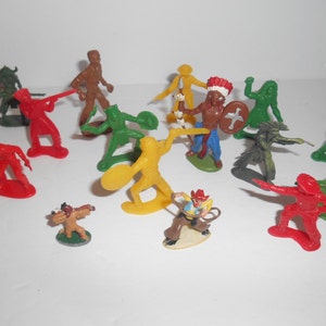 Vintage Plastic Coyboys & Indians Army Lot