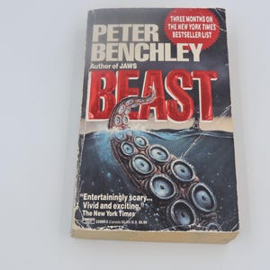 Peter Benchley - BEAST Thriller paperback boek 1992