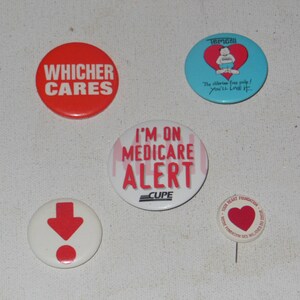 Heleboel 5 Vintage Pin Pinback knoppen 70s, 80s