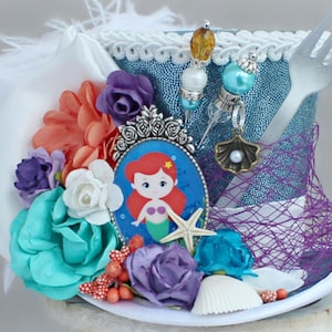Kleine zeemeermin Mini Top Hat, Kleine Zeemeermin Kostuum, Thema parken Mini Hoed, Gelukkigste plek op aarde, Kleine Zeemeermin Oren, Vakantie Mini Hoed