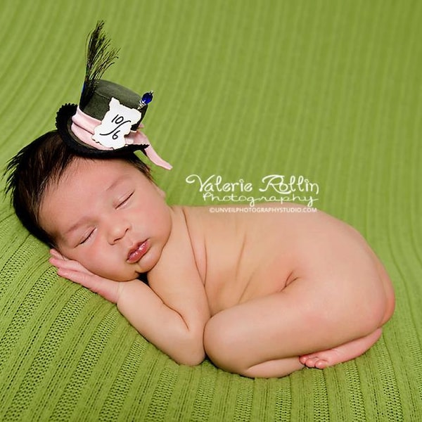 Baby Photo Prop, Newborn Photo Prop,Mini Top Hat, Baby Photography Prop, Newborn Baby Hat, Baby Hat, Baby Hat Photo Prop,Alice in Wonderland